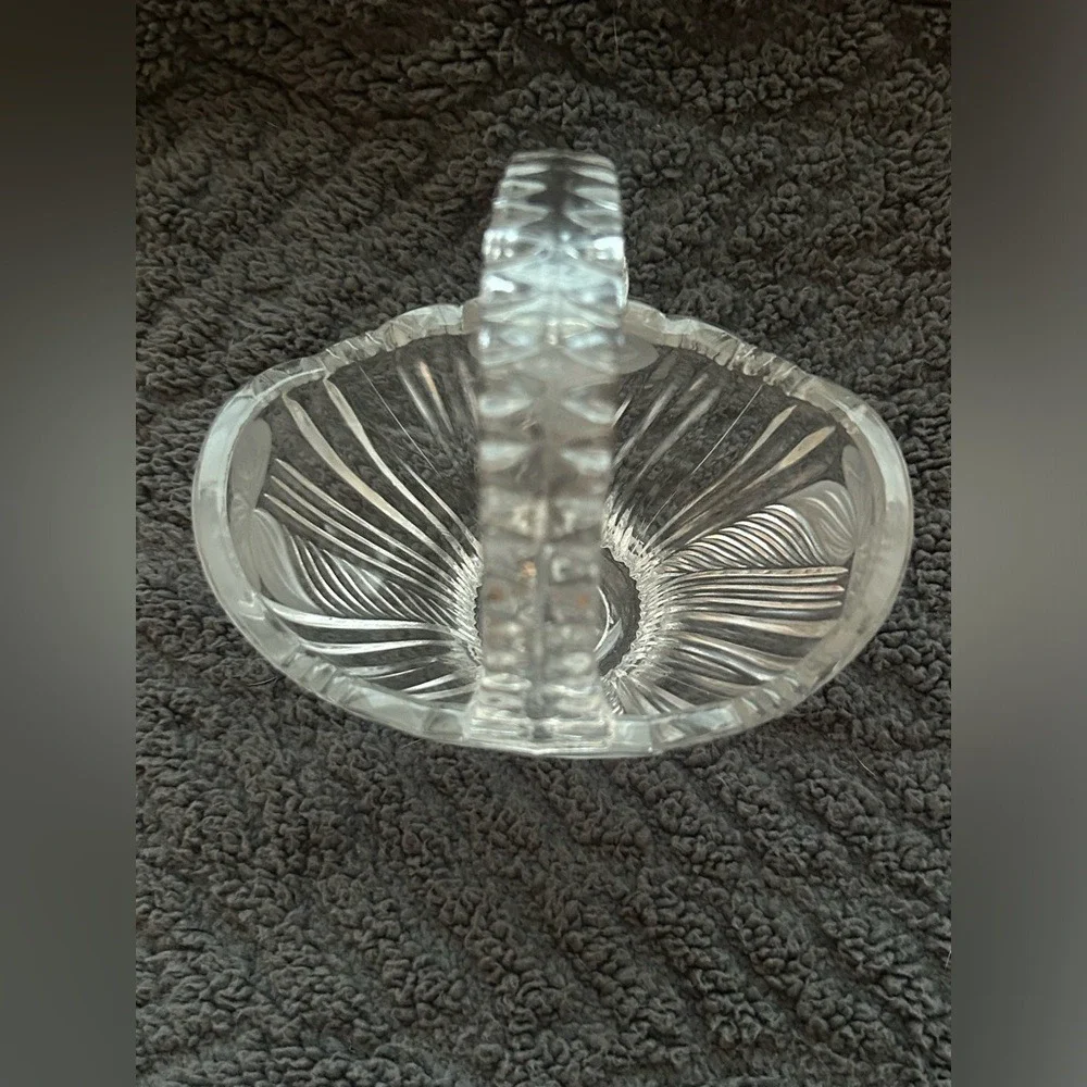 Vintage Crystal Basket‎ with Handle Clear Glass Candy Dish Vanity Decor